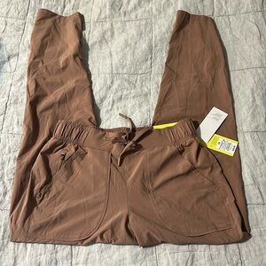 All in motion women’s woven pant taupe- athletic jogger pants